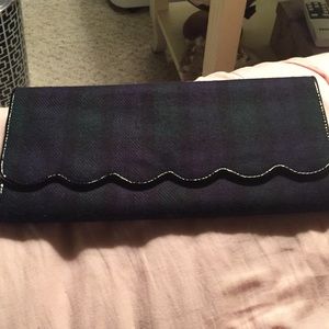 NWOT vineyard vines clutch